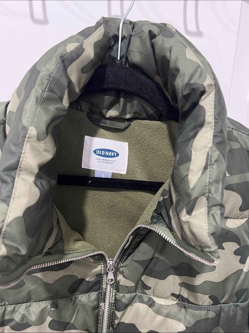 Old Navy Olive Green Camo Puffer Vest - Picture 2 of 6